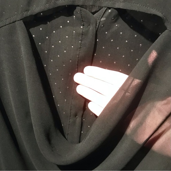 2 Beautiful Black Blouses - Picture 11 of 12